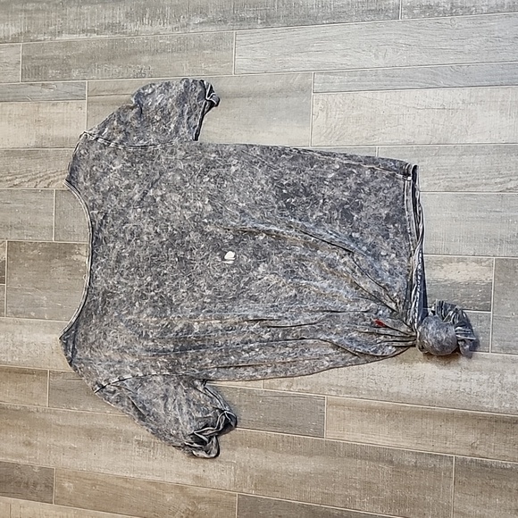 Guilded intent brand distressed TShirt - Picture 8 of 10